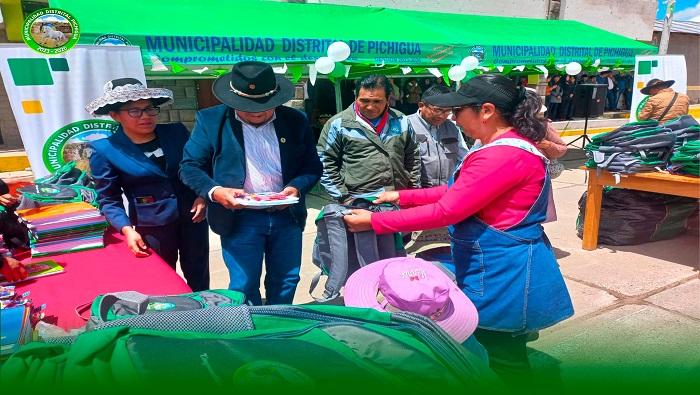 Entrega de Kit de Materiales de Aprendizaje
