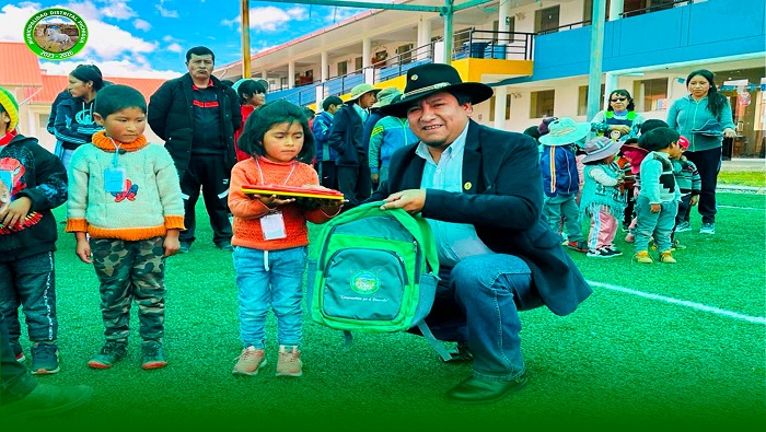 Entrega de Kit de Materiales de Aprendizaje