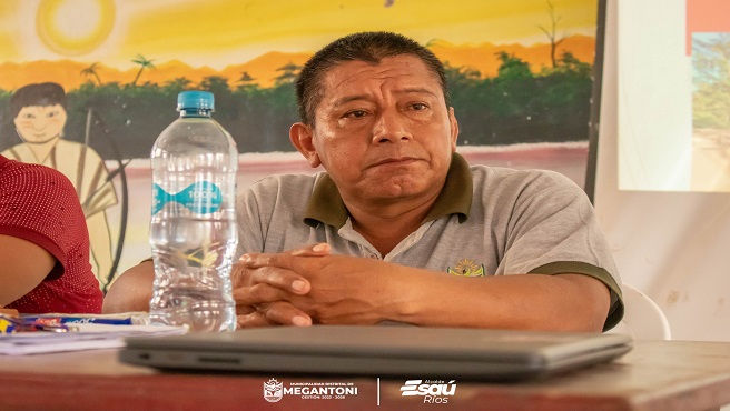 Miembros del concejo y equipo tรฉcnico de Megantoni dialogaron con la poblaciรณn de kirigueti