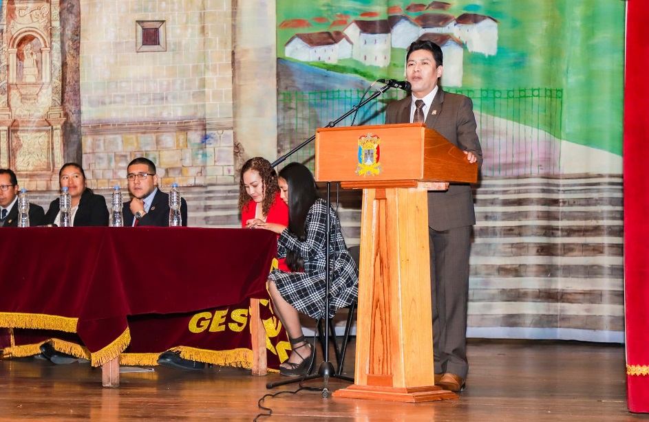 Alcalde de Puno, Javier Ponce, destaca el potencial de los jóvenes en conversatorio del concurso juvenil mundial multimedia de la UNESCO