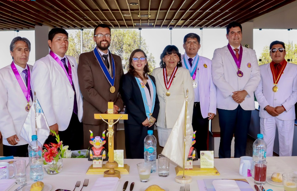 La Municipalidad de Puno felicita y reconoce al colegio de médicos en ceremonia de juramentación del Concejo Directivo Regional