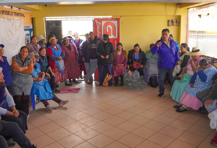 Concejo Municipal se reúnen con comerciantes del Mercado Unión y Dignidad para abordar problemáticas
