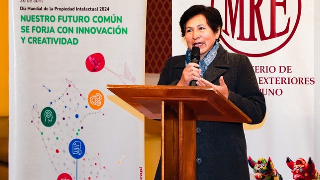 Municipalidad de Puno participa de la presentación del libro "Cuentos de la Isla de Amantaní"