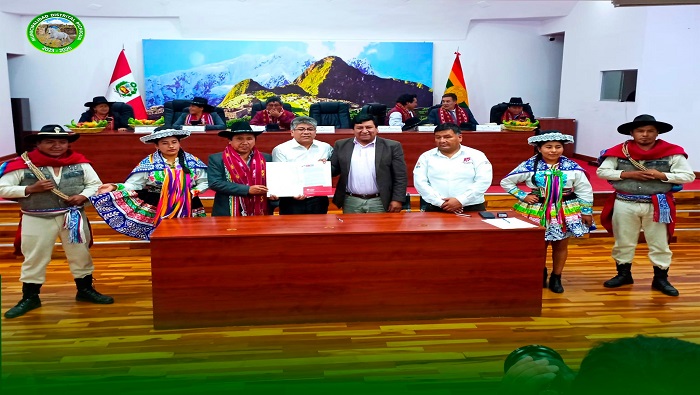 Firma de Convenio para la Electrificacion Rural