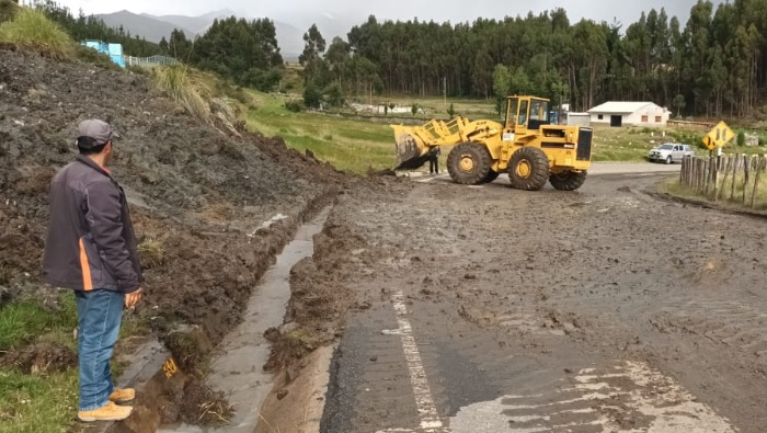 Imagen de limpieza de la vía departamental AN 110