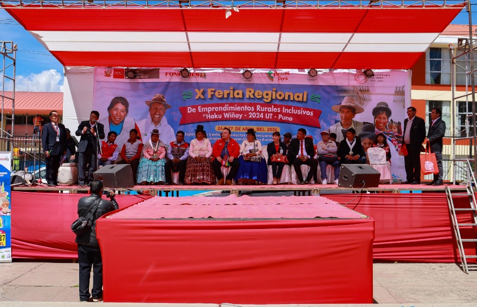 Concejo Municipal participa en la inauguración de la X Feria regional de emprendimientos rurales inclusivos - Haku Wiñay