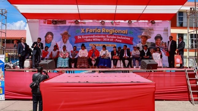 Concejo Municipal participa en la inauguración de la X Feria regional de emprendimientos rurales inclusivos - Haku Wiñay