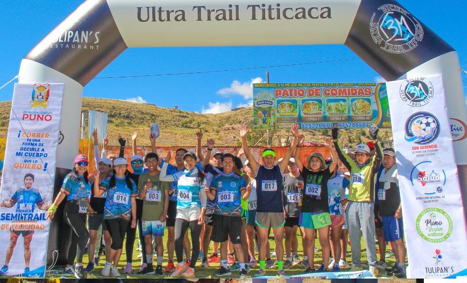 Más de 150 participantes en la exitosa competencia Semi Trail "Kilometro de felicidad" por el mes de la actividad física en Puno
