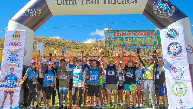 Más de 150 participantes en la exitosa competencia Semi Trail "Kilometro de felicidad" por el mes de la actividad física en Puno