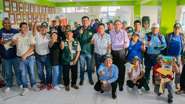 Apertura Alcalde el II Festival Gastronómico del Maíz Morado, Choclo de Cancha y Maíz de la Chicha Huarmeyana. 