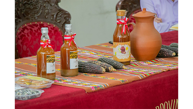 Apertura Alcalde el II Festival Gastronómico del Maíz Morado, Choclo de Cancha y Maíz de la Chicha Huarmeyana. 
