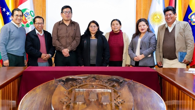 Promueven instalación del micromuseo fotográfico "Café que abraza la conservación" en Puno