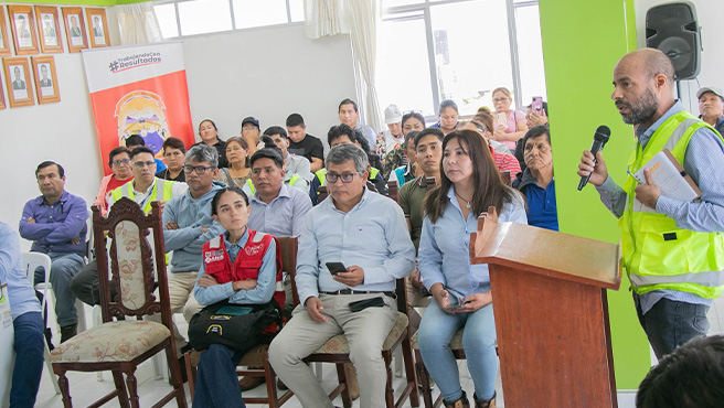 Autoridades Realizan Mesa de Trabajo con los Comerciantes de la calle Pativilca.