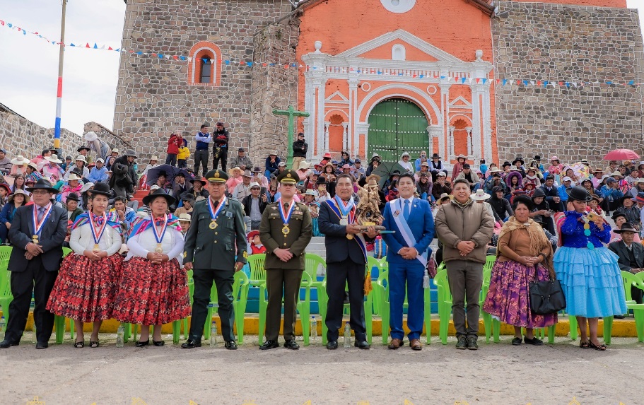 Alcalde y regidores presentes en los 170 años de creación política de 9 distritos de Puno con reconocimientos y festividades