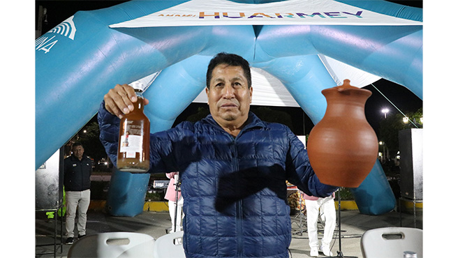 Alcalde Cavino Cautivo Grasa, inauguró el “II Festival gastronómico del maíz morado, choclo de cancha y maíz de la chicha huarmeyana”.