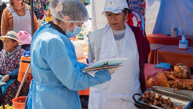 Fiscalización en Feria de Alasitas 2024 para salvaguardar la salud pública