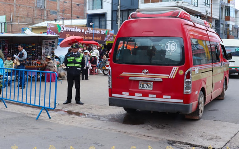 Gerencia de Transportes continúa con el trabajo operativo en el día central de la "Feria de alasitas 2024"