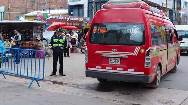 Gerencia de Transportes continúa con el trabajo operativo en el día central de la "Feria de alasitas 2024"
