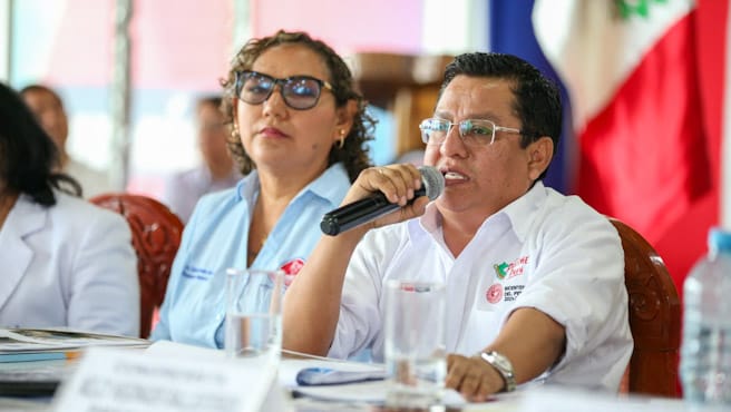 Loreto: ministro César Vásquez expuso situación del dengue en sesión de la Comisión de Salud del Congreso