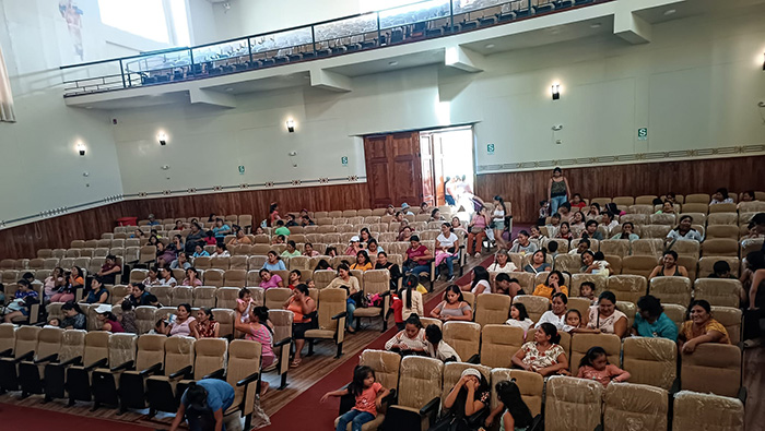 Taller de capacitación de alimentación saludable para los beneficiarios del programa Vaso de Leche