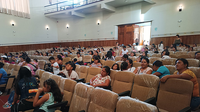 Taller de capacitación de alimentación saludable para los beneficiarios del programa Vaso de Leche