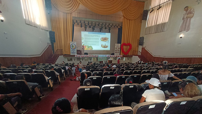 Taller de capacitación de alimentación saludable para los beneficiarios del programa Vaso de Leche