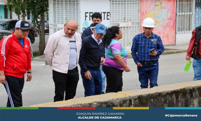 ๐El alcalde provincial, Joaquin Ramรญrez Gamarra, supervisรณ los trabajos de mantenimiento preventivo que viene realizando el nuevo Pool de Maquinaria Pesada en el cauce de la quebrada Calispuquio Tramo 2 con la finalidad de evitar posibles desbordes por rebalse del caudal producto de las constantes lluvias presentadas en la provincia.
โ
Exhortamos a los vecinos a no arrojar basura o desmonte en nuestros rรญos y quebradas que puedan perjudicar a nuestros vecinos.