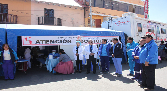 Hospital Perú de EsSalud brinda atención a pobladores de Yunguyo en Puno