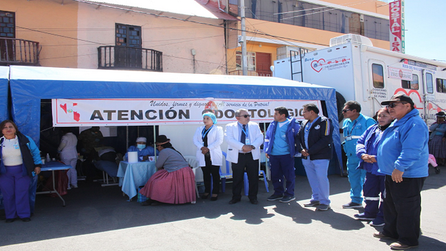 Hospital Perú de EsSalud brinda atención a pobladores de Yunguyo en Puno