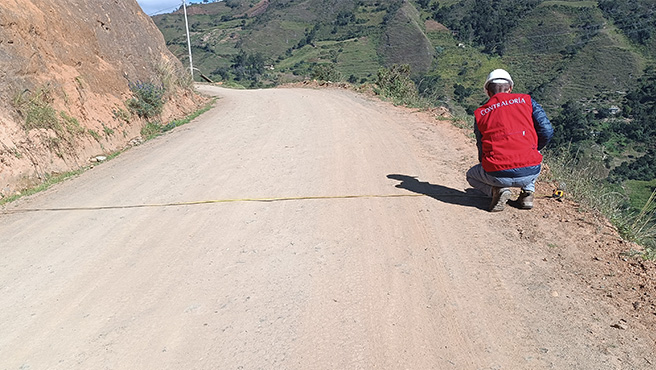 La Contraloría General de la Republica halló responsabilidad penal y administrativa en tres exfuncionarios de la Municipalidad Provincial de Pachitea por irregularidades cometidas en la licitación de dos proyectos de mantenimiento vial que se ejecutaron en los distritos de Panao y Molino y generaron un perjuicio por S/ 522 mil.