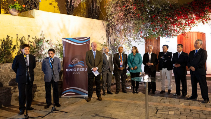 APEC Ciudadano en Arequipa: artista Yayo López captura la esencia de la mujer peruana en exposición fotográfica