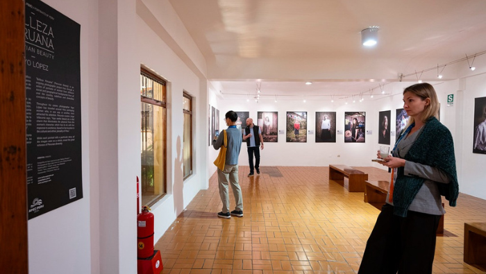 APEC Ciudadano en Arequipa: artista Yayo López captura la esencia de la mujer peruana en exposición fotográfica