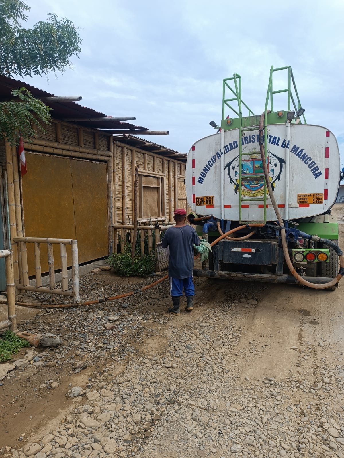 Cisterna Municipal abastece con agua potable a zonas que no cuentan con este servicio