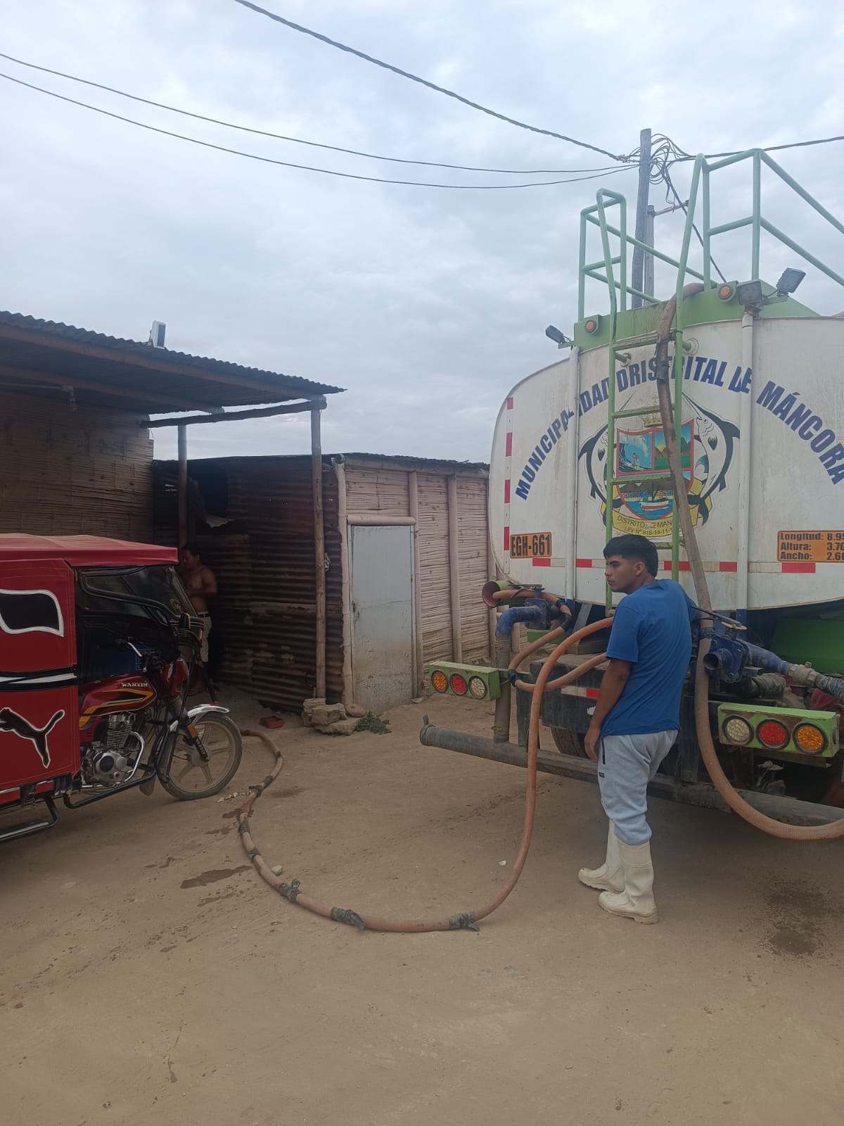 Cisterna Municipal abastece con agua potable a zonas que no cuentan con este servicio