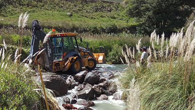  Limpieza en el Cause de Rio Colca