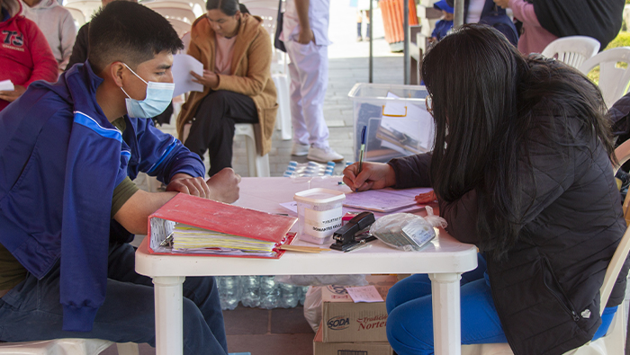 Imagen de la campaña de donación de sangre realizada en la plaza de Armas de Huamachuco