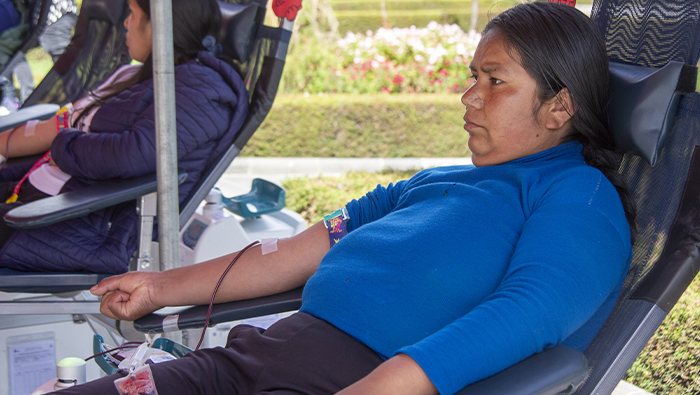 Imagen de la campaña de donación de sangre realizada en la plaza de Armas de Huamachuco