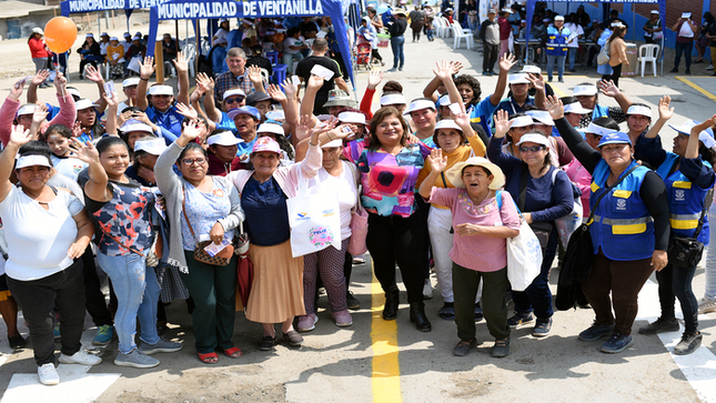 🟡 El Qura Guadalupe se llenó de mamitas y vecinos que acudieron a recibir atención médica y disfrutar de diferentes especialidades gratuitas para resaltar aún más su belleza. Esta "Feria de salud y servicios" fue organizada como parte de las actividades para celebrar el "Día de la Madre", gracias a la iniciativa de nuestro alcalde 𝐉𝐡𝐨𝐯𝐢𝐧𝐬𝐨𝐧 𝐕𝐚𝐬𝐪𝐮𝐞𝐳, quien fue representado por la teniente alcaldesa Rocío Cáceres. El objetivo principal fue consentir a las mamás y asegurarse de su bienestar. ¡Las queremos sanas, las queremos bien, mamitas!