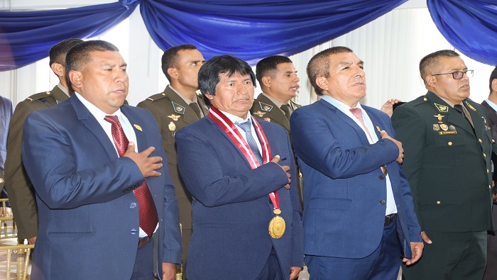 Sesi贸n solemne por los 48掳 aniversario de Huaral