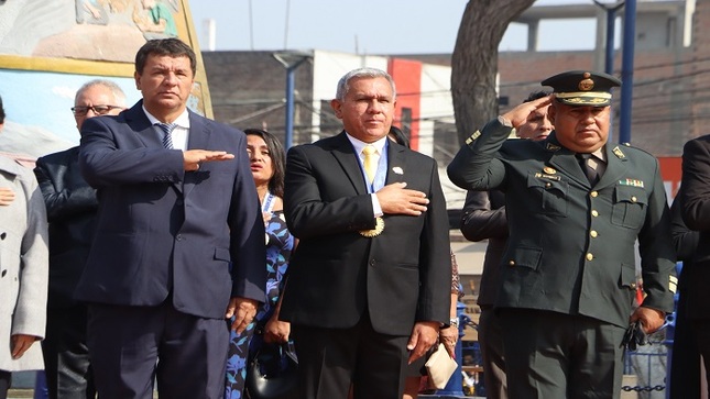 Ceremonia de Izamiento del Pabellón nacional por 48° aniversario de Huaral