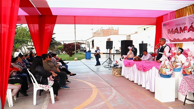 Alcalde Fernando Cárdenas rindió  homenaje a madres Huaralinas en su día 