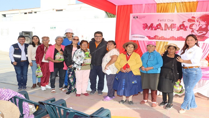 Mamitas del centro integral del adulto mayor