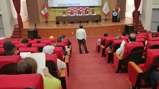 La Contraloría General invita a los ciudadanos y representantes de la sociedad civil organizada de la provincia de Oyón a participar en la Audiencia Pública presencial "La Contraloría te escucha". En este evento la población tendrá la oportunidad de alertar el presunto uso inadecuado de bienes y recursos públicos en municipalidades y otras entidades del Estado.