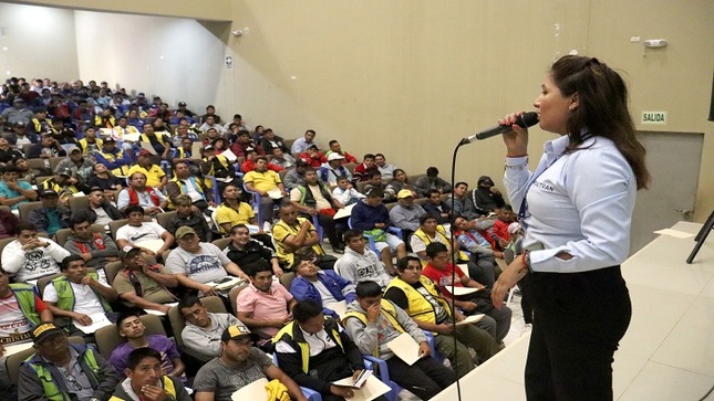 Curso en educación vial "Responsables Manejando" capacitó a conductores de vehículos menores de Huaral 