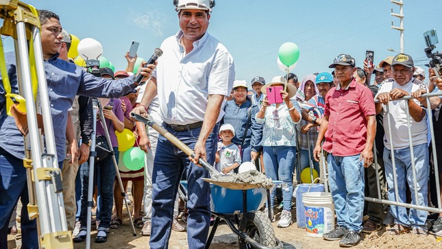 Colocación de la primera piedra