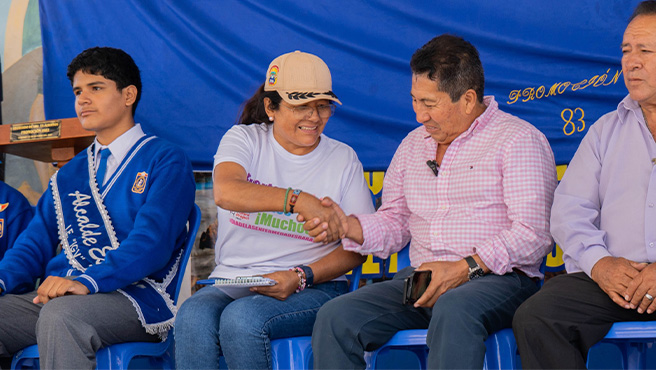 Alcalde participa en homenaje por el Dia de la Madre en la I.E Inca Garcilazo de Vega.