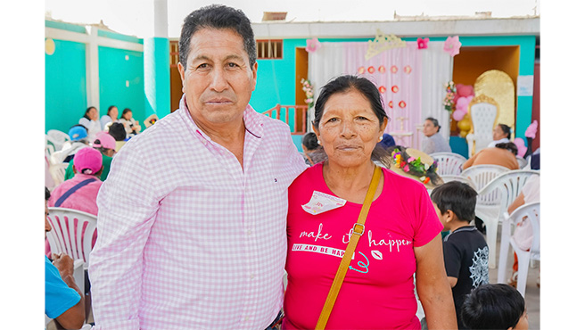 Los regidores Jim Borja Flores y Nelly García Maldonado, con gran alegría y jubilo, celebraron juntos a las mamitas del Centro Integral del Adulto Mayor.