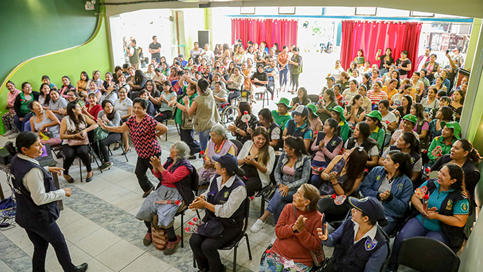 Regidores homenajearon a madres de la municipalidad