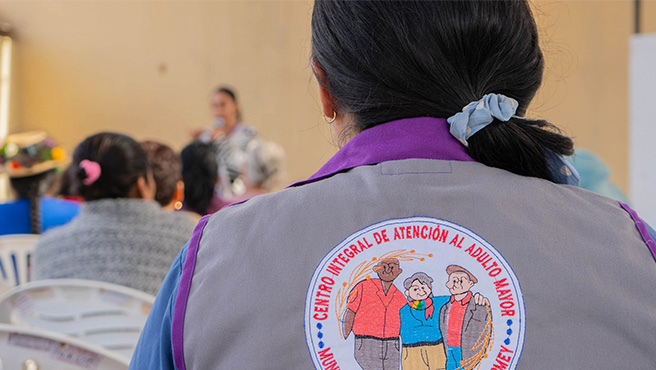 Adultos mayores de la Victoria recibieron atención medica gratuita.