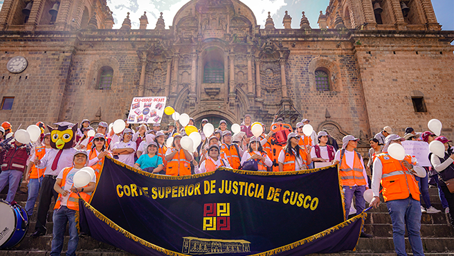 Corte Superior de Justicia de Cusco participó en el Pasacalle por el Día Mundial de la Seguridad y Salud en el Trabajo